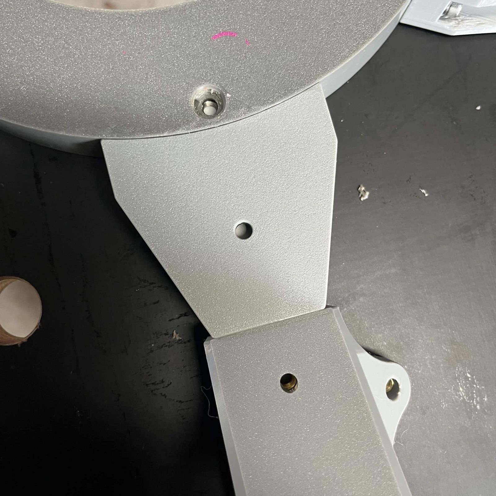 Closer view of the same joint with the rib, the bracket and the Top plate's hole lined up