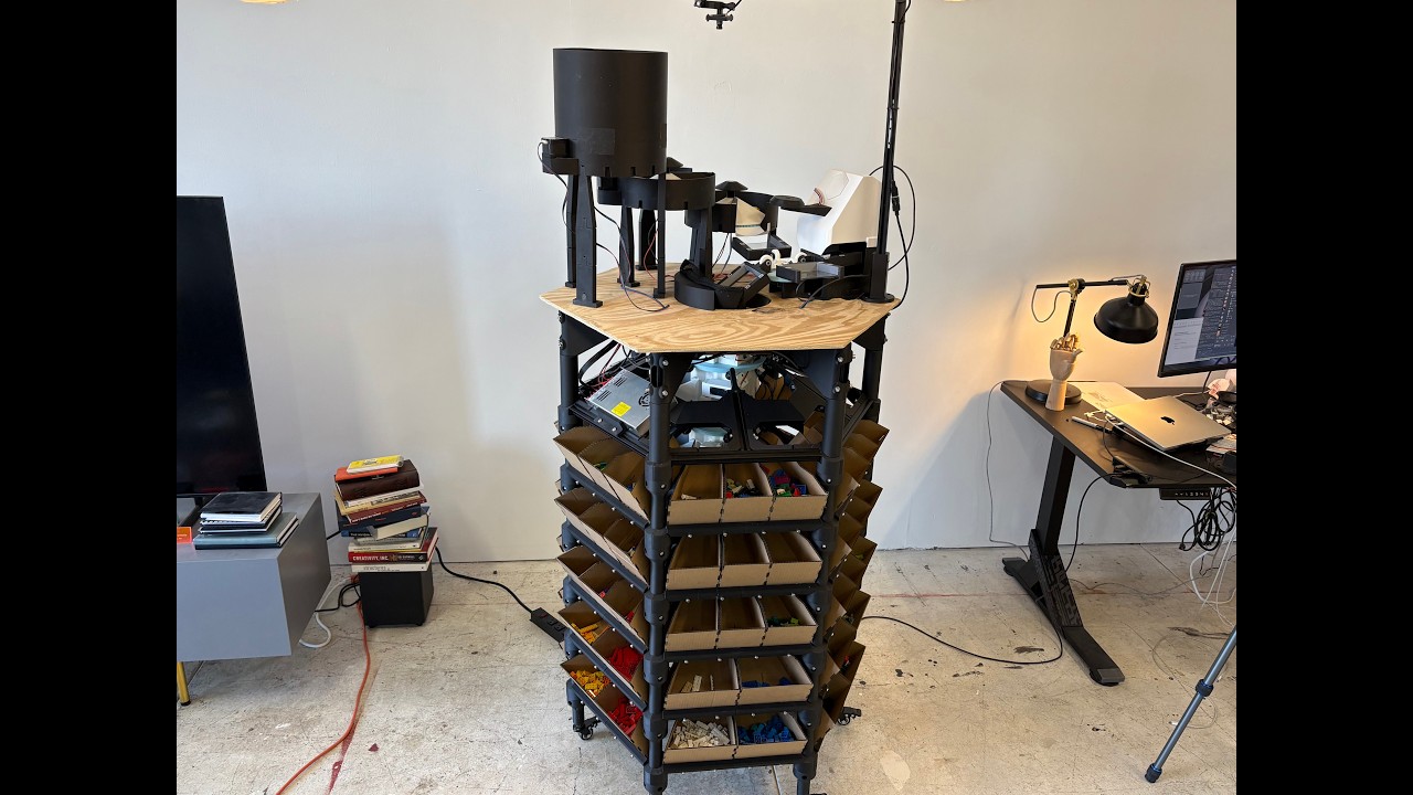 The Sorter running, an earlier revision of the machine